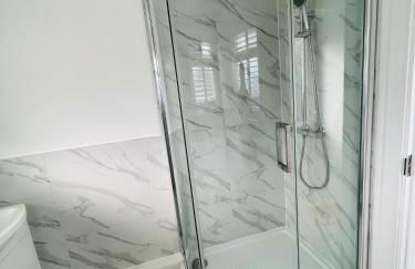 Beautiful, Luxurious 3 Bed house, Perfect for Contractors , Family & Friends - Foto 57