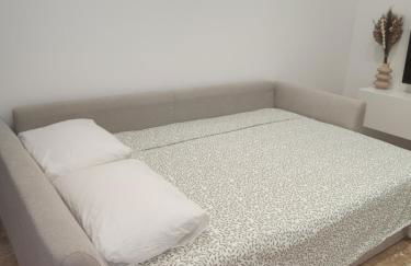 Maison "COSY" avec Parking Privé et Climatisation - Foto 10