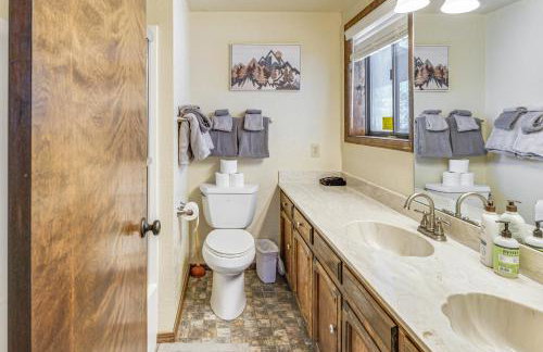 Walk to Lake & Trails: Angel Fire Home w/ Deck! - Foto 15