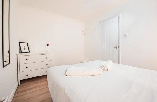 Bright Cosy Cottage with Parking and Outdoor Patio - Foto 17