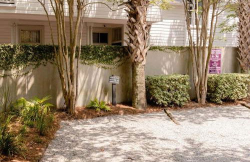 Elegant Sunlit Home with Private Rooftop Oasis - Foto 12