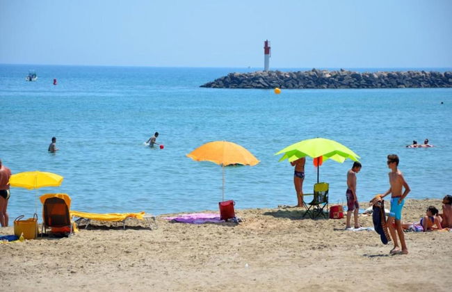 Cozy Coastal Home w/ Terrace - Foto 27