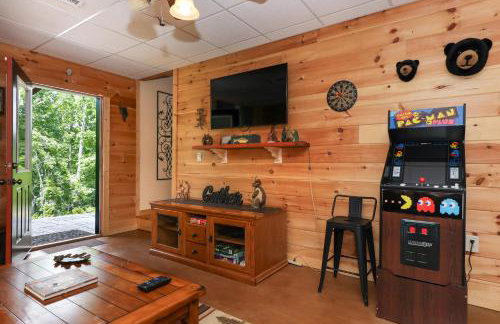 3-Story Private Cabin with Hot Tub and Fire Pit - Foto 34