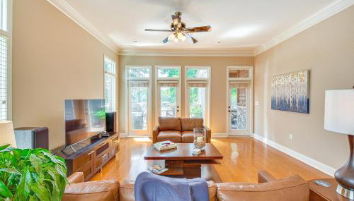 Spacious Lake Keowee Home Boat Slip and Pool Access - Foto 4