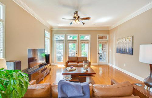 Spacious Lake Keowee Home Boat Slip and Pool Access - Foto 4