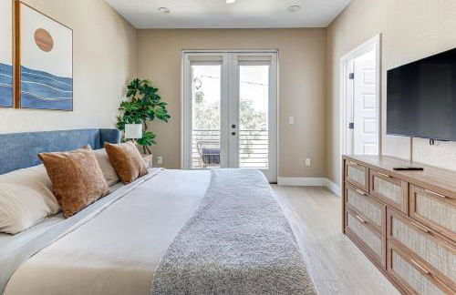 Chic & Spacious 4 Bedroom 3 Full Bathrooms Retreat in West Tampa and Pvt Backyard - Foto 57