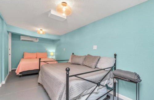 Sleep a Group of 7 in this Spacious Galveston Studio - Minutes to Beach! - Foto 20
