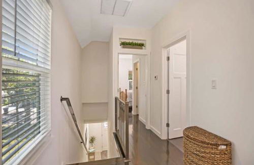 Downtown Home with Hot Tub, BBQ, Near Ice Plant! - Foto 19