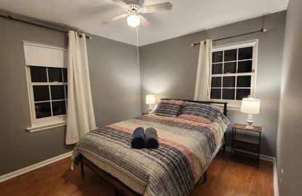 Charming 5 Bed with Spacious Yard with HotTub - Foto 16