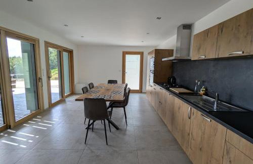 Gîte Montagne avec Piscine Chauffée, Spa et Sauna - Les Roches - FR-1-589-656 - Foto 17