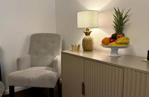 Modern 3 Bedroom Bungalow, EV Friendly, Parking Included - Foto 5