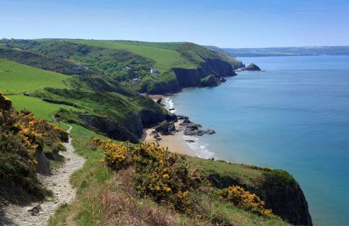 Maelfa Crannog Isaf Llangrannog - Photo 16