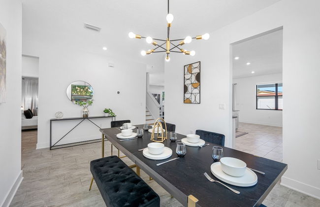 Luxury Modern Villa w/ Pool, Jacuzzi & Amenities! - Foto 67