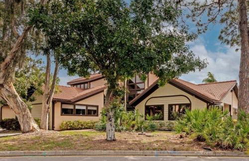 Waterview Oasis Retreat, minutes to Anna Maria Island and IMG - Photo 35