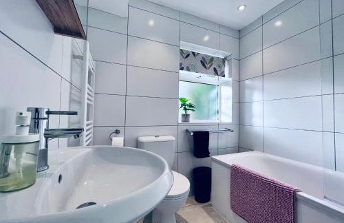 Absolutely Beautiful Hemel Hempstead 2-bedroom for 1-5 Guests - contractors welcome - Foto 8