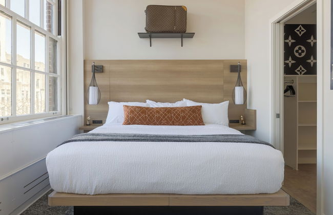 Unique Historic Experience Conveniently Located in the Heart of Cincinnati - Foto 11