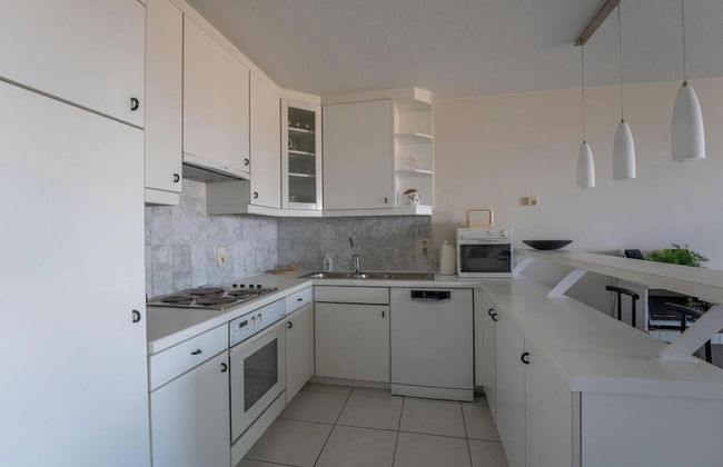 Apartment With Balcony and sea Views - Photo 7