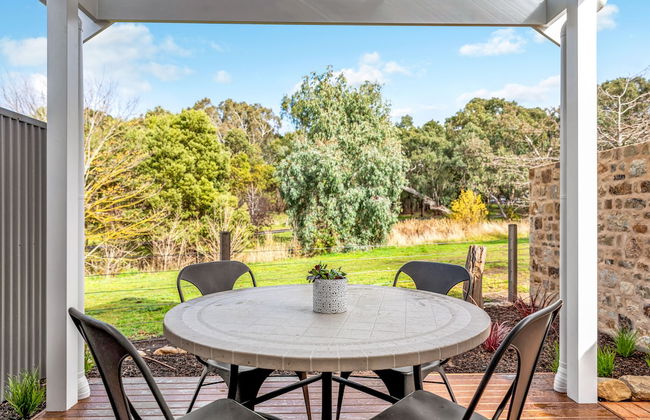 Grandview Accommodation - The Elm Tree Apartments - Photo 17