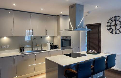 The Comfort, with Free Parking, Harlow - Foto 1