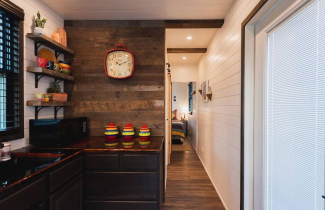 The Hacienda Container Tiny Home 12 min to Magnolia Baylor - Foto 6