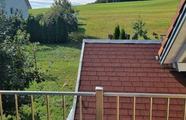 Dachgeschosswohnung im Grünen - Foto 9