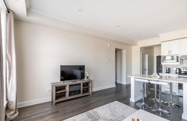 Iconic Rideau 1Bd Unit Balcony Free Parking 1 - Photo 20