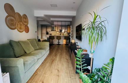 2 beds by Tower Bridge, Walk to Sights & Dining - Photo 8