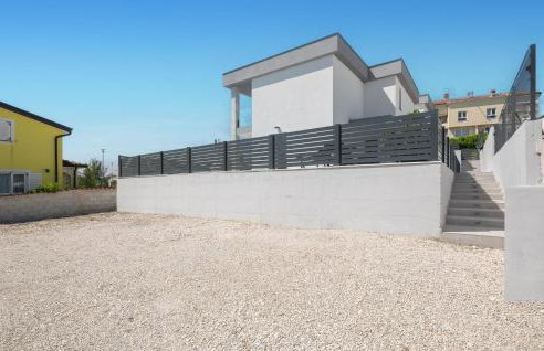 3 Bedroom Amazing Home In Musales - Photo 13