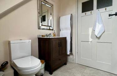 Eclectic Barn - Pergola & Dog-Friendly Garden - Photo 25