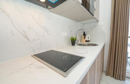 Poolside Hideout Apartments - Photo 120