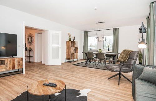 Artful Stay for 4 - Photo 1