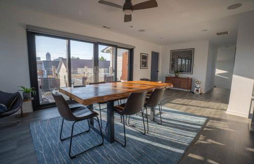 3 bed 3 bath Modern Luxury Home with Hot Tub and Rooftop Patio - Foto 40