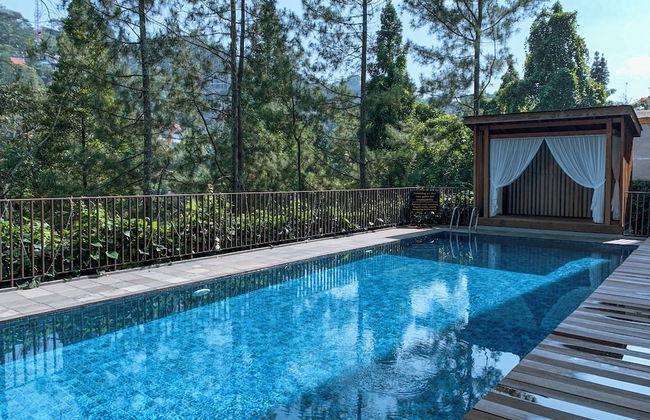 Mentari Hill View 8 BR heated pool and movie room - Photo 31