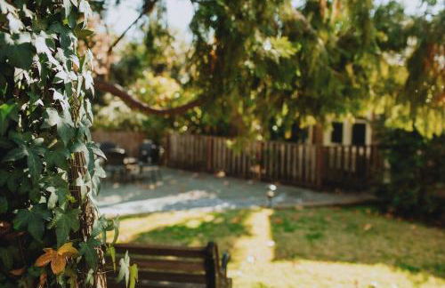 Yosemite Cottage Retreat- Half Block to Downtown - Foto 2