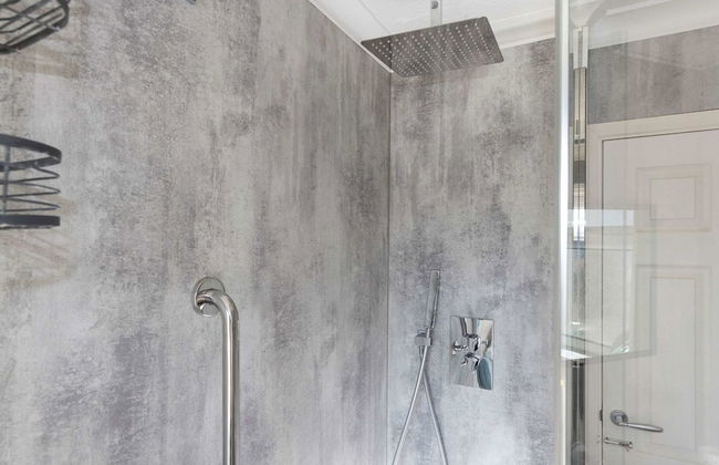 Seaside Retreat - Five Minutes to Beach Village - Photo 17