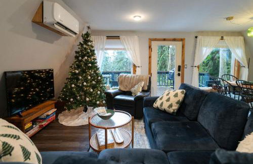 Secluded Forest Cabin with Hot Tub and Private Waterfall - Foto 40