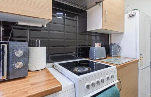 1 Bedroom Apartment Sleeps 4, Free Parking, Tv - Foto 18