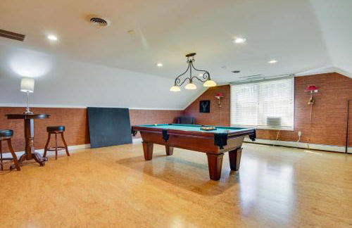 Waterfront Cambridge Gem with Hot Tub, Pool and Dock! - Foto 13