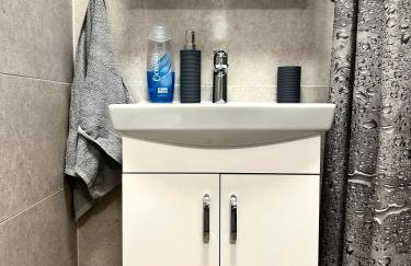 Zarembowicza Apt 37 - Self Check-In 20h - Parking &Lift - Foto 11