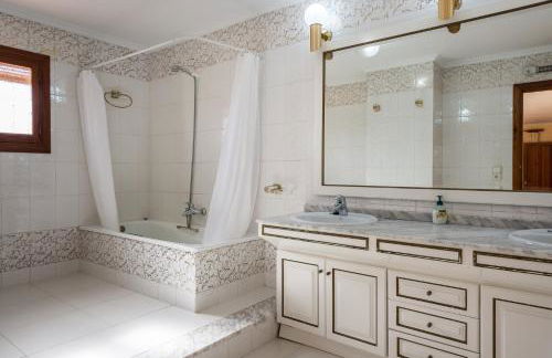 Villa Llobell - Plusholidays - Foto 10