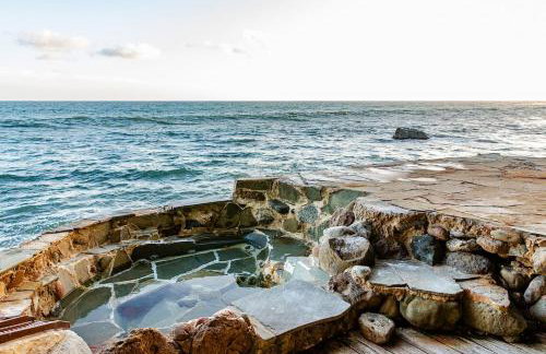 Malibu Beachfront Home with Rock Spa Ocean Views & Huge Deck - Foto 15