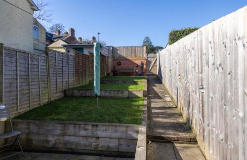 Vibrant 2 Bed, 2 Bath Home, Just Minutes to Town! - Foto 46