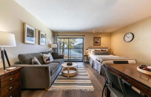 Charming Deluxe Studio w/Lake View #246 at Donner Lake Village - Foto 1