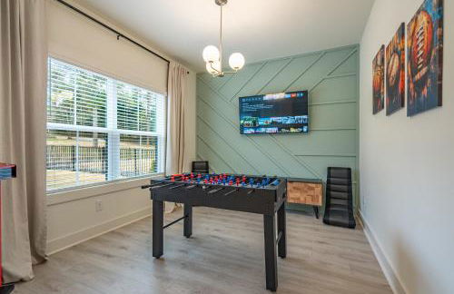 Modern Emerson retreat close to LakePoint Sports - Photo 4