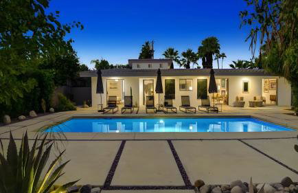 Modern Oasis w/ Pool, Patio Lounge, & Mountain Views Palo Verde by Avantstay - Foto 54
