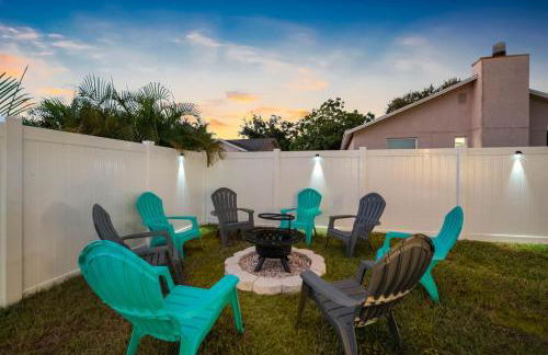 Luxe Getaway w Pool, Games & Fun Vibes - Foto 74