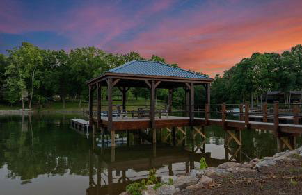 Gray Fox Lodge by Avantstay Waterslide Pool, Theater Sleeps 21 - Foto 110