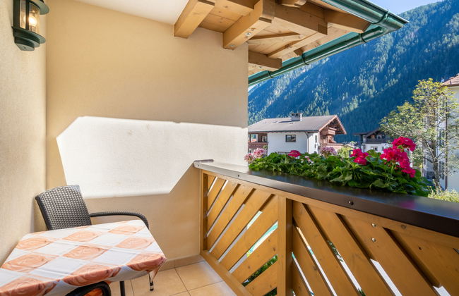 2 bedroom Apartment in Mayrhofen with garden - Photo 4