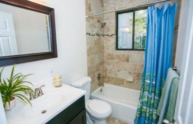 Exquisite 7-BR Home by the Mountains - Photo 14