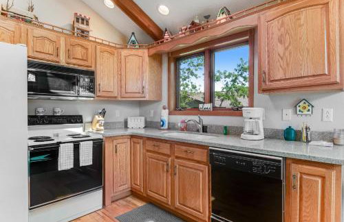 Cottage on the Green - Photo 5